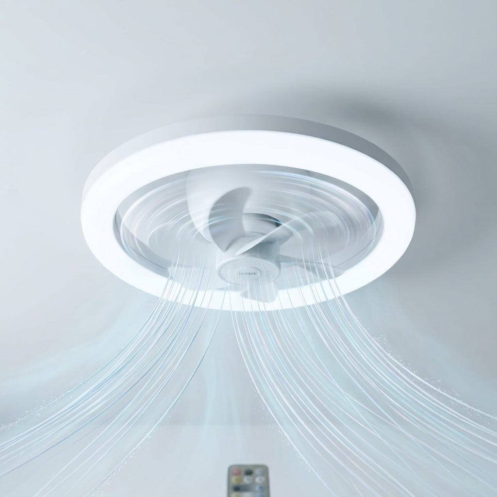 Ventilador de techo con luz en funcionamiento, mostrando la brisa que genera